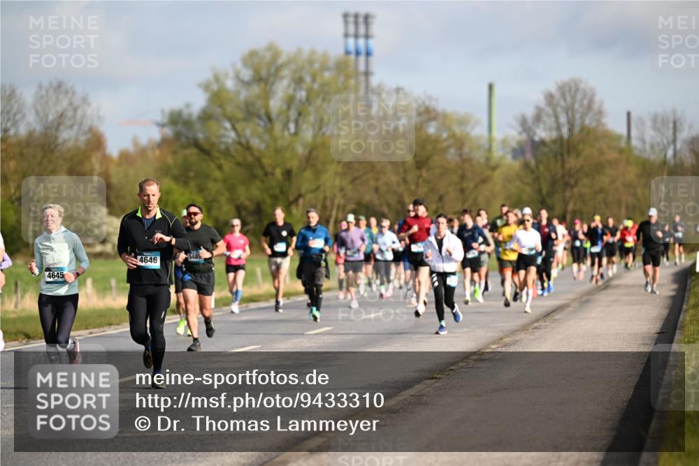 12.04.2026 - 45. Internationalen Wilhelmsburger Insellauf Dr. Thomas Lammeyer http://msf.ph/oto/9433310 12.04.2026 09:17:41 Laufen 4646, 4645 meine-sportfotos.de