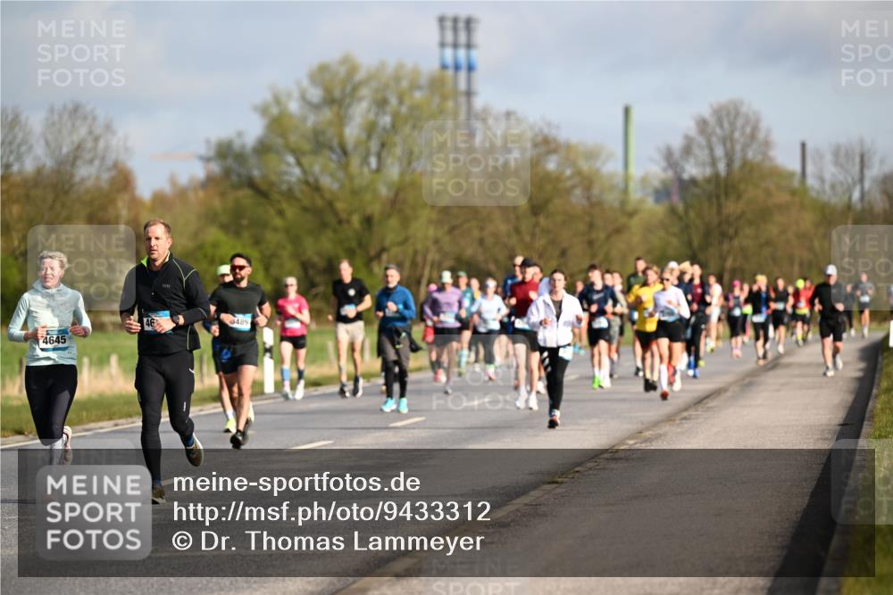 12.04.2026 - 45. Internationalen Wilhelmsburger Insellauf Dr. Thomas Lammeyer http://msf.ph/oto/9433312 12.04.2026 09:17:41 Laufen 489, 4645 meine-sportfotos.de