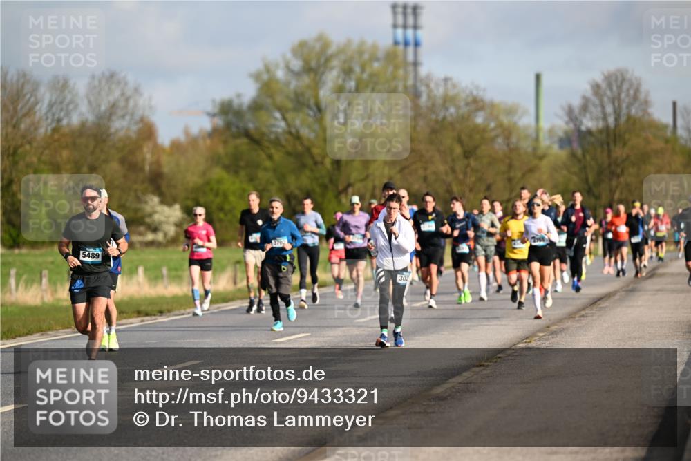 12.04.2026 - 45. Internationalen Wilhelmsburger Insellauf Dr. Thomas Lammeyer http://msf.ph/oto/9433321 12.04.2026 09:17:44 Laufen 5489, 3702, 302 meine-sportfotos.de