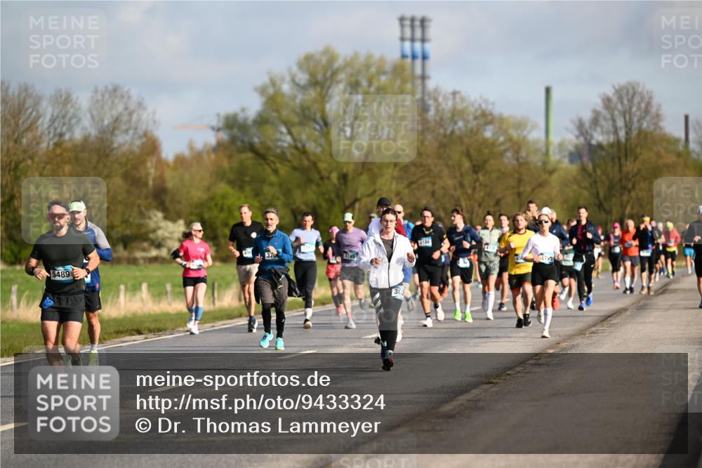 12.04.2026 - 45. Internationalen Wilhelmsburger Insellauf Dr. Thomas Lammeyer http://msf.ph/oto/9433324 12.04.2026 09:17:45 Laufen 3146, 370, 5489 meine-sportfotos.de
