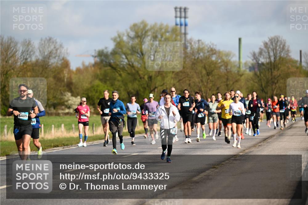 12.04.2026 - 45. Internationalen Wilhelmsburger Insellauf Dr. Thomas Lammeyer http://msf.ph/oto/9433325 12.04.2026 09:17:45 Laufen 5489, 94, 302, 3186, 4755 meine-sportfotos.de