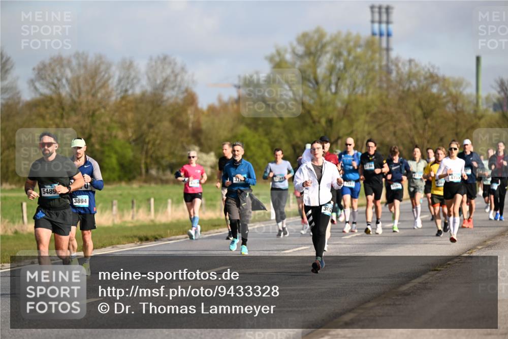 12.04.2026 - 45. Internationalen Wilhelmsburger Insellauf Dr. Thomas Lammeyer http://msf.ph/oto/9433328 12.04.2026 09:17:46 Laufen 5489, 3894, 32, 30, 4501, 4755 meine-sportfotos.de