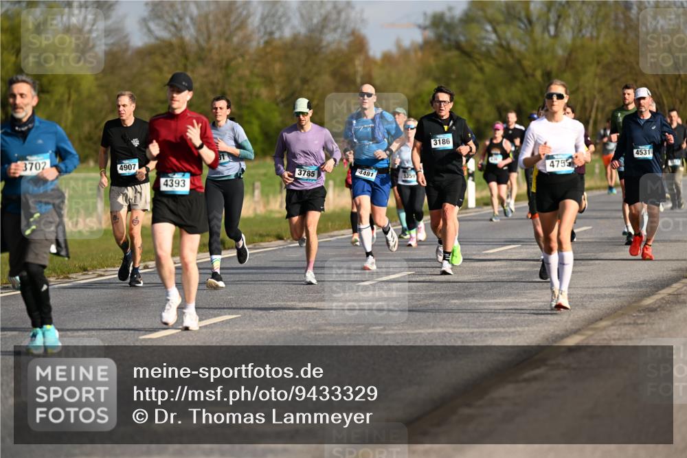 12.04.2026 - 45. Internationalen Wilhelmsburger Insellauf Dr. Thomas Lammeyer http://msf.ph/oto/9433329 12.04.2026 09:17:52 Laufen 3702, 4907, 4393, 81, 3785, 4481, 5359, 3186, 4755, 4531 meine-sportfotos.de