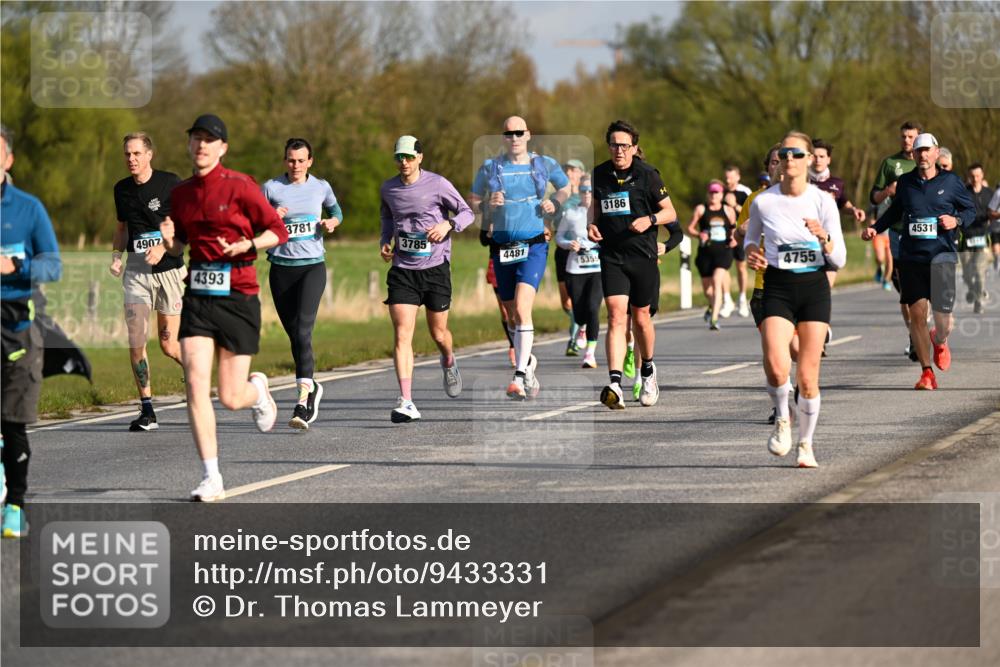 12.04.2026 - 45. Internationalen Wilhelmsburger Insellauf Dr. Thomas Lammeyer http://msf.ph/oto/9433331 12.04.2026 09:17:52 Laufen 4907, 4393, 3781, 3785, 4481, 5359, 3186, 4755, 4531 meine-sportfotos.de