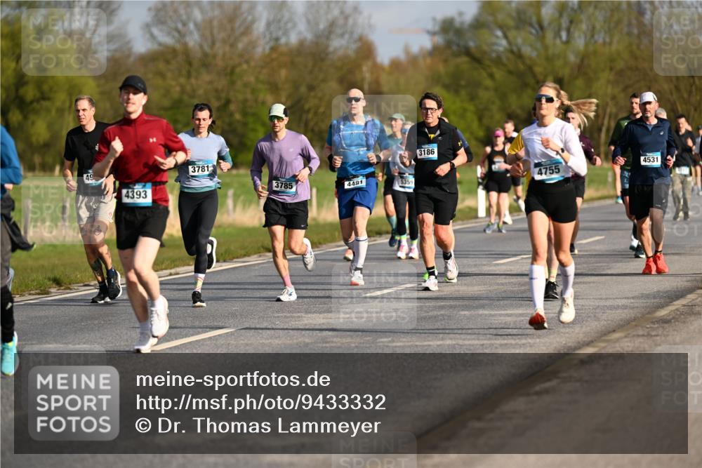 12.04.2026 - 45. Internationalen Wilhelmsburger Insellauf Dr. Thomas Lammeyer http://msf.ph/oto/9433332 12.04.2026 09:17:52 Laufen 49, 4393, 3781, 3785, 4481, 5359, 3186, 4755, 4531 meine-sportfotos.de