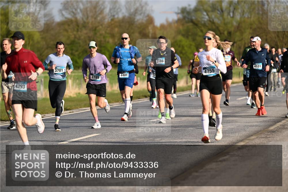 12.04.2026 - 45. Internationalen Wilhelmsburger Insellauf Dr. Thomas Lammeyer http://msf.ph/oto/9433336 12.04.2026 09:17:53 Laufen 4393, 3781, 4481, 3785, 3186, 4755, 3987, 4531 meine-sportfotos.de