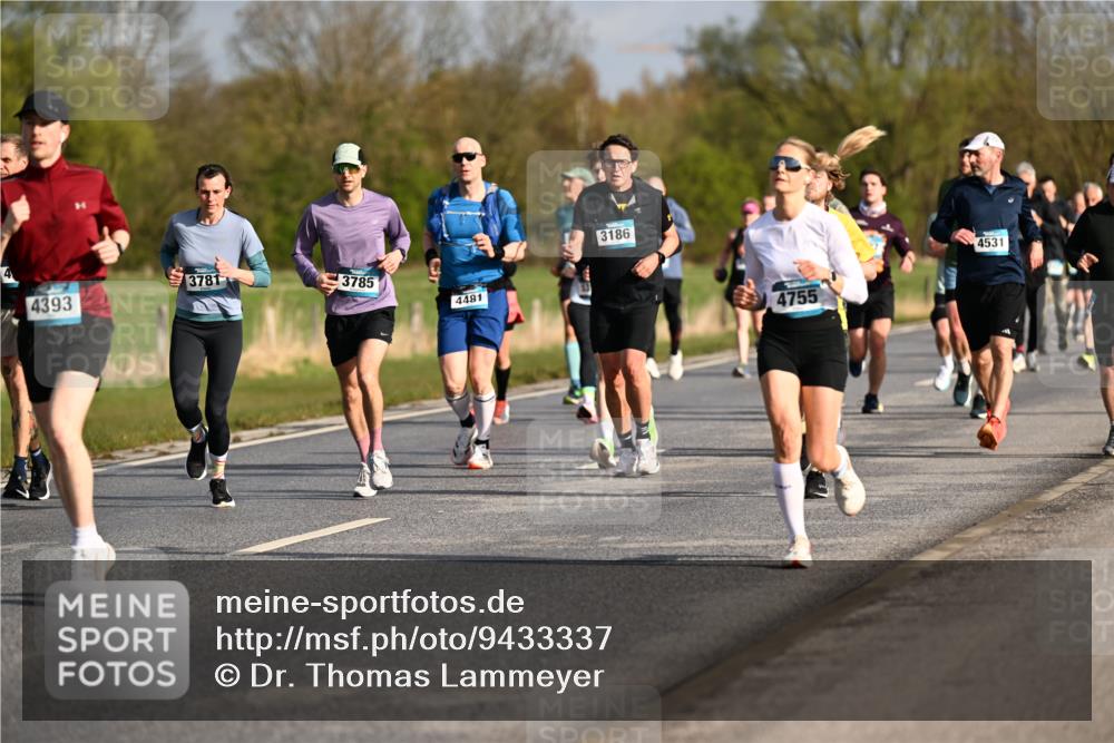 12.04.2026 - 45. Internationalen Wilhelmsburger Insellauf Dr. Thomas Lammeyer http://msf.ph/oto/9433337 12.04.2026 09:17:53 Laufen 3781, 4393, 37, 3785, 4481, 3186, 4755, 4531 meine-sportfotos.de