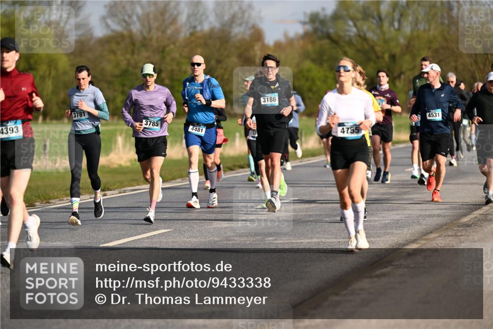 12.04.2026 - 45. Internationalen Wilhelmsburger Insellauf Dr. Thomas Lammeyer http://msf.ph/oto/9433338 12.04.2026 09:17:53 Laufen 3781, 3785, 4481, 4393, 3186, 4755, 4531 meine-sportfotos.de