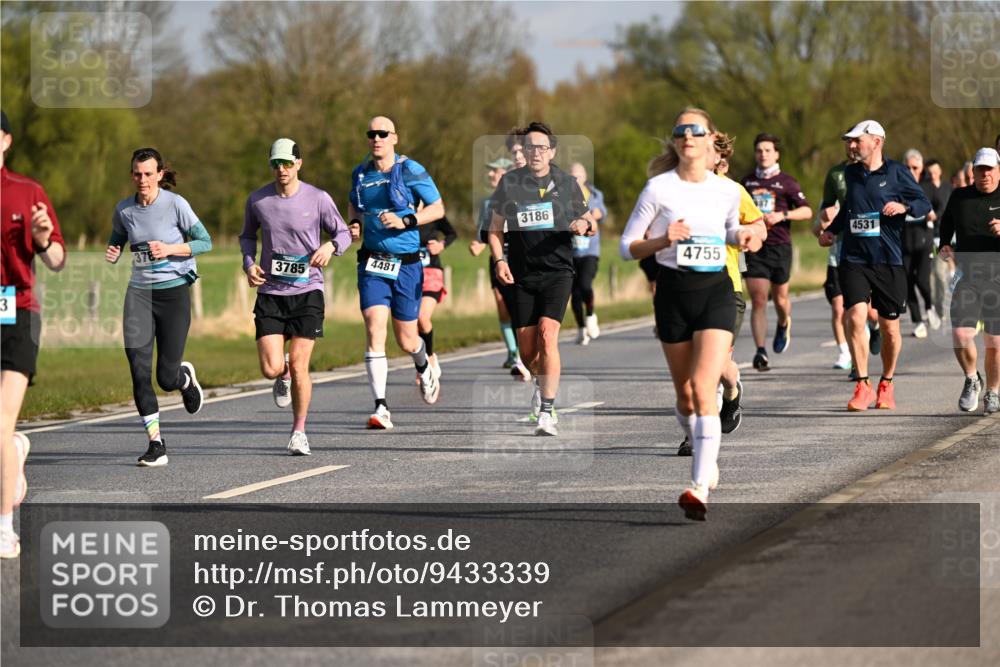 12.04.2026 - 45. Internationalen Wilhelmsburger Insellauf Dr. Thomas Lammeyer http://msf.ph/oto/9433339 12.04.2026 09:17:53 Laufen 3, 378, 4481, 3785, 3186, 4755, 4531 meine-sportfotos.de