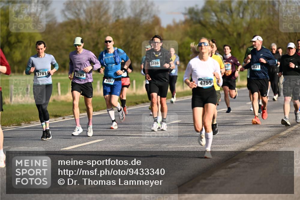 12.04.2026 - 45. Internationalen Wilhelmsburger Insellauf Dr. Thomas Lammeyer http://msf.ph/oto/9433340 12.04.2026 09:17:53 Laufen 3781, 3785, 4481, 3186, 4755, 4531 meine-sportfotos.de