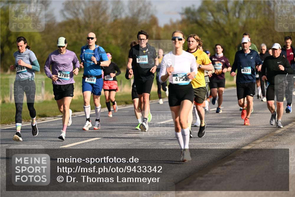 12.04.2026 - 45. Internationalen Wilhelmsburger Insellauf Dr. Thomas Lammeyer http://msf.ph/oto/9433342 12.04.2026 09:17:54 Laufen 3781, 3785, 4481, 3186, 4755, 3987, 4531 meine-sportfotos.de