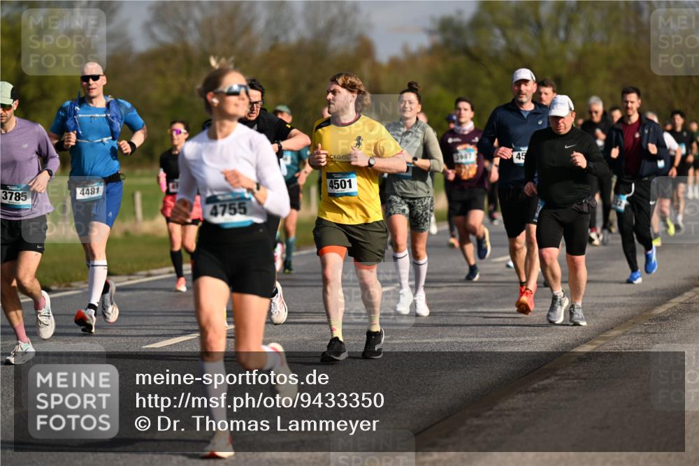 12.04.2026 - 45. Internationalen Wilhelmsburger Insellauf Dr. Thomas Lammeyer http://msf.ph/oto/9433350 12.04.2026 09:17:55 Laufen 3907, 45, 3785, 4481, 4755, 4501 meine-sportfotos.de