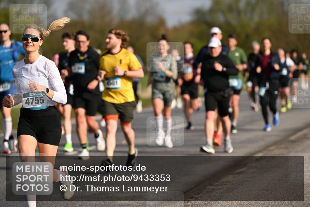 12.04.2026 - 45. Internationalen Wilhelmsburger Insellauf Dr. Thomas Lammeyer http://msf.ph/oto/9433353 12.04.2026 09:17:56 Laufen 45, 4755, 4501 meine-sportfotos.de