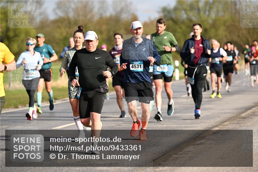 12.04.2026 - 45. Internationalen Wilhelmsburger Insellauf Dr. Thomas Lammeyer http://msf.ph/oto/9433361 12.04.2026 09:17:58 Laufen 5359, 398, 4531, 2100, 022 meine-sportfotos.de