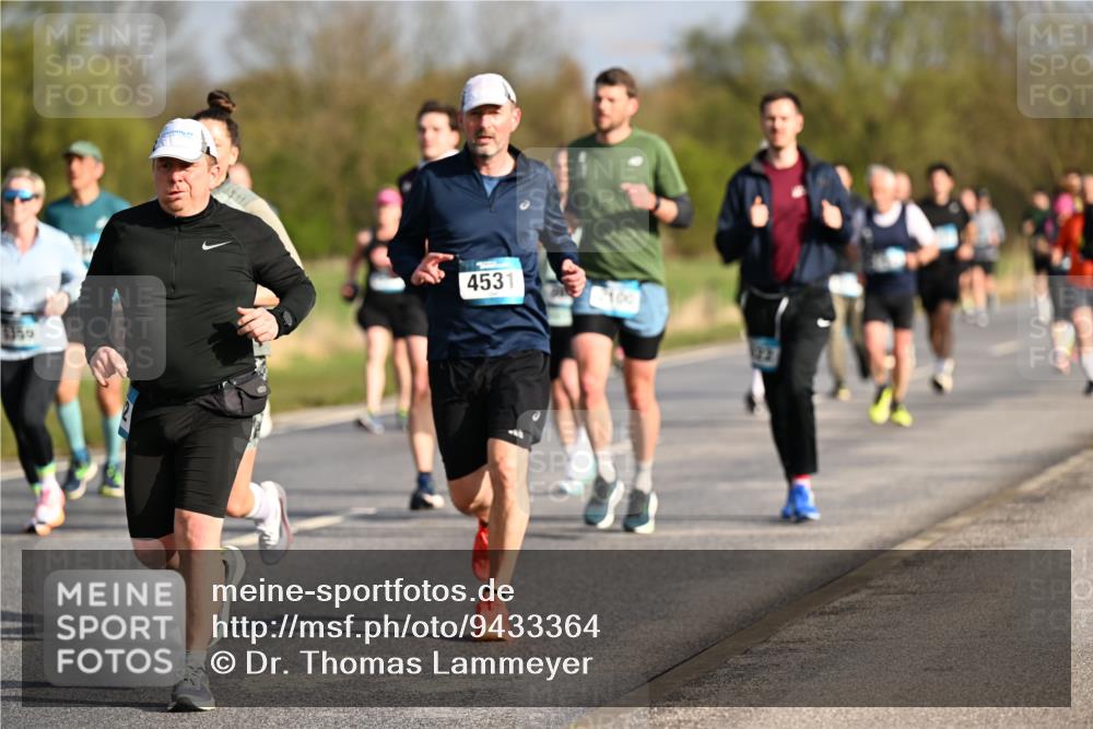 12.04.2026 - 45. Internationalen Wilhelmsburger Insellauf Dr. Thomas Lammeyer http://msf.ph/oto/9433364 12.04.2026 09:17:58 Laufen 4531, 100, 1350, 122 meine-sportfotos.de