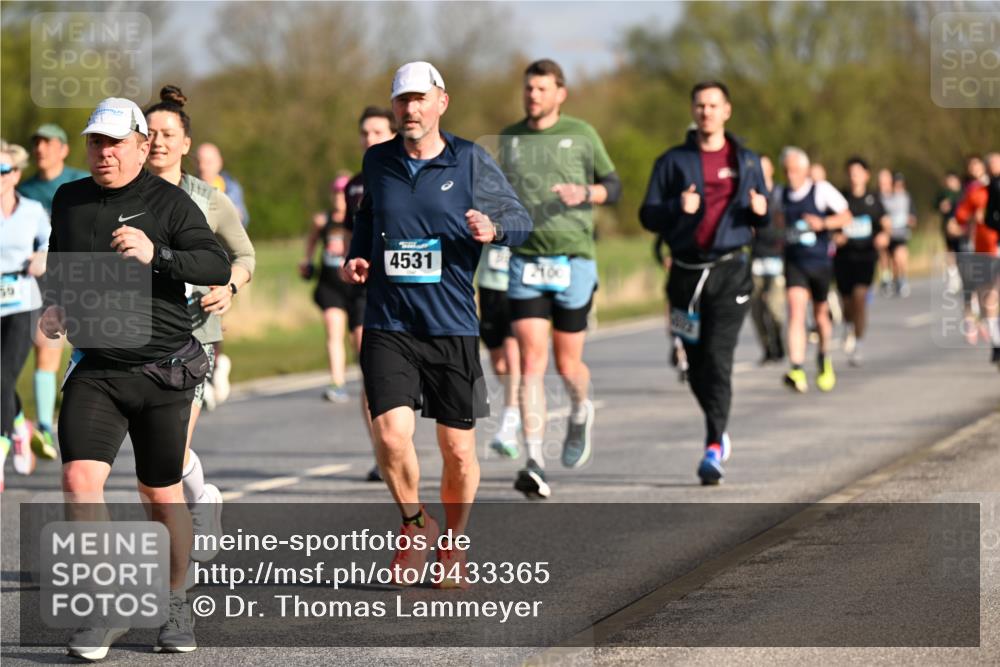 12.04.2026 - 45. Internationalen Wilhelmsburger Insellauf Dr. Thomas Lammeyer http://msf.ph/oto/9433365 12.04.2026 09:17:58 Laufen 4531, 59, 2100 meine-sportfotos.de