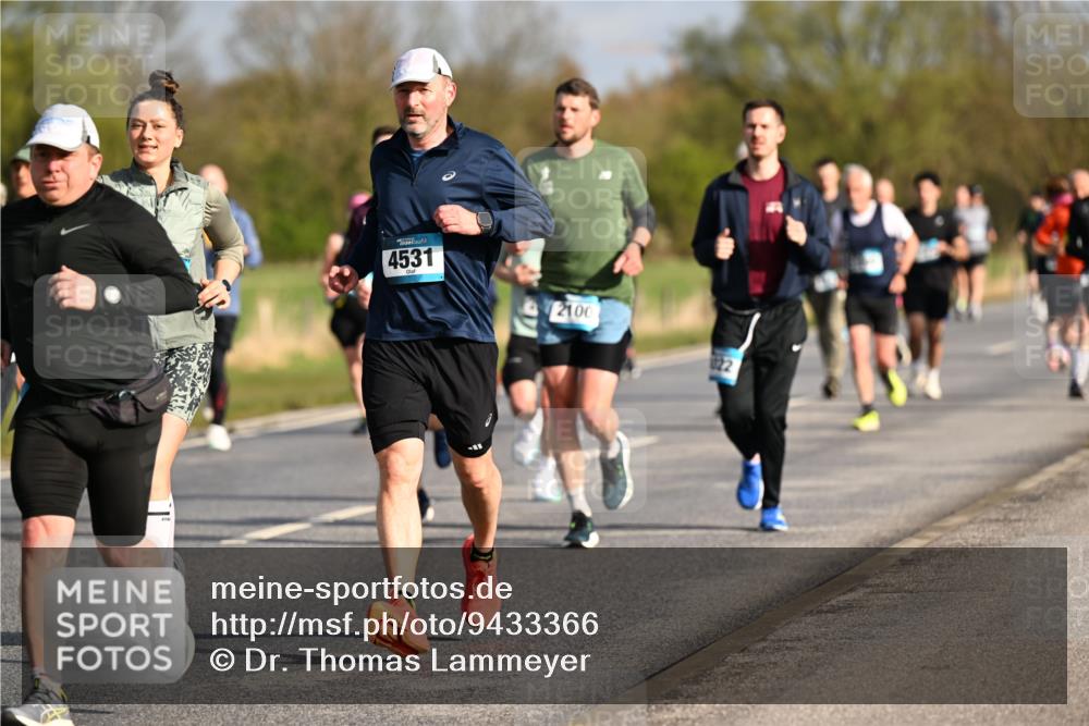 12.04.2026 - 45. Internationalen Wilhelmsburger Insellauf Dr. Thomas Lammeyer http://msf.ph/oto/9433366 12.04.2026 09:17:58 Laufen 4531, 2100, 122 meine-sportfotos.de