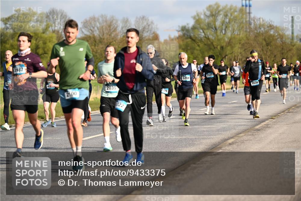 12.04.2026 - 45. Internationalen Wilhelmsburger Insellauf Dr. Thomas Lammeyer http://msf.ph/oto/9433375 12.04.2026 09:18:01 Laufen 533, 3987, 2100, 2039, 022, 779, 5299, 2507, 5538, 2012 meine-sportfotos.de