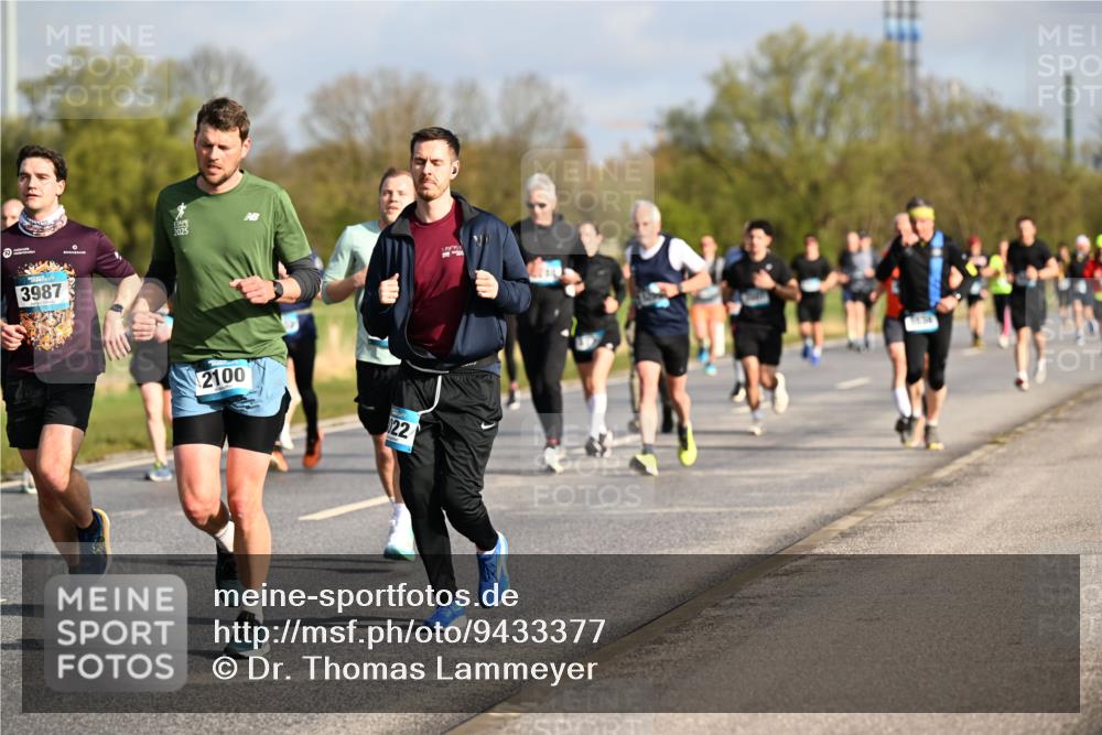 12.04.2026 - 45. Internationalen Wilhelmsburger Insellauf Dr. Thomas Lammeyer http://msf.ph/oto/9433377 12.04.2026 09:18:01 Laufen 3987, 2025, 2100, 122 meine-sportfotos.de