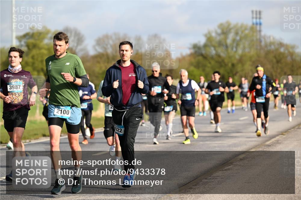 12.04.2026 - 45. Internationalen Wilhelmsburger Insellauf Dr. Thomas Lammeyer http://msf.ph/oto/9433378 12.04.2026 09:18:01 Laufen 3987, 2100, 022, 1, 5000 meine-sportfotos.de