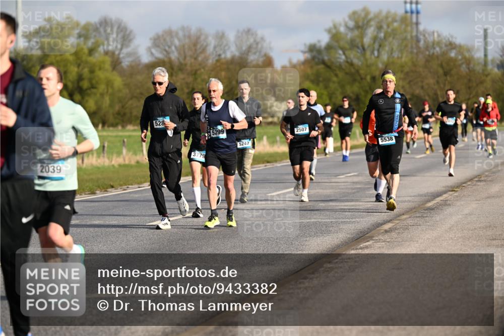 12.04.2026 - 45. Internationalen Wilhelmsburger Insellauf Dr. Thomas Lammeyer http://msf.ph/oto/9433382 12.04.2026 09:18:03 Laufen 2039, 528, 3779, 5299, 5247, 2507, 5538 meine-sportfotos.de