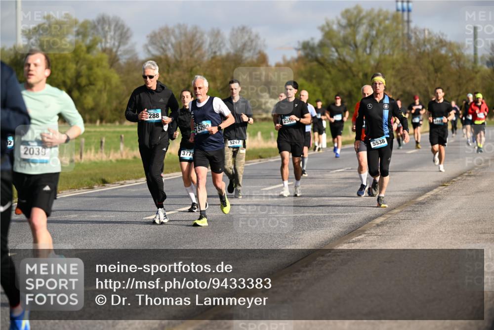 12.04.2026 - 45. Internationalen Wilhelmsburger Insellauf Dr. Thomas Lammeyer http://msf.ph/oto/9433383 12.04.2026 09:18:03 Laufen 2, 2039, 288, 5290, 3779, 5247, 250, 5538 meine-sportfotos.de
