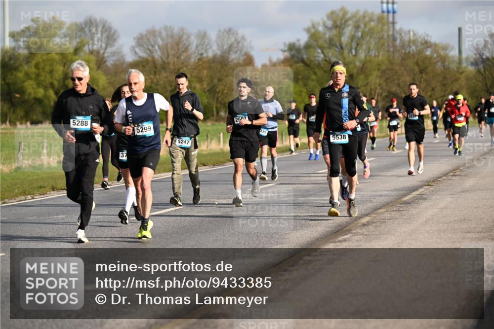 12.04.2026 - 45. Internationalen Wilhelmsburger Insellauf Dr. Thomas Lammeyer http://msf.ph/oto/9433385 12.04.2026 09:18:04 Laufen 5288, 3, 37, 5299, 5247, 2507, 435, 5538, 2812 meine-sportfotos.de