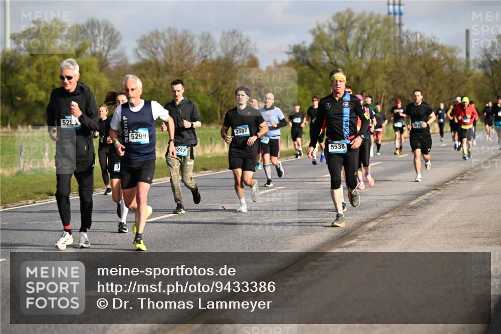 12.04.2026 - 45. Internationalen Wilhelmsburger Insellauf Dr. Thomas Lammeyer http://msf.ph/oto/9433386 12.04.2026 09:18:04 Laufen 528, 3, 5299, 5247, 2507, 1435, 5538, 2812 meine-sportfotos.de