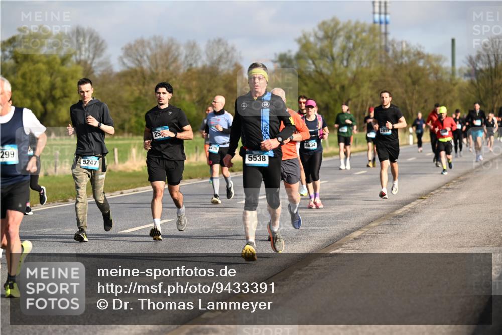 12.04.2026 - 45. Internationalen Wilhelmsburger Insellauf Dr. Thomas Lammeyer http://msf.ph/oto/9433391 12.04.2026 09:18:05 Laufen 299, 5247, 25, 1435, 5538, 4634 meine-sportfotos.de