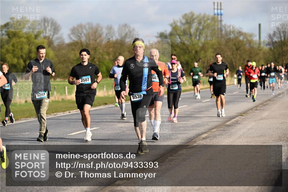 12.04.2026 - 45. Internationalen Wilhelmsburger Insellauf Dr. Thomas Lammeyer http://msf.ph/oto/9433393 12.04.2026 09:18:06 Laufen 5341, 5247, 2507, 4435, 5538, 567, 4634, 2812 meine-sportfotos.de