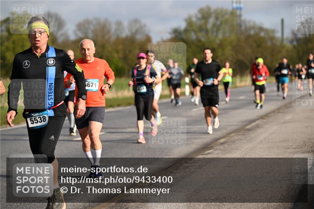 12.04.2026 - 45. Internationalen Wilhelmsburger Insellauf Dr. Thomas Lammeyer http://msf.ph/oto/9433400 12.04.2026 09:18:08 Laufen 5538, 5671 meine-sportfotos.de