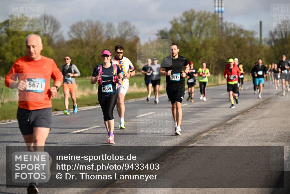 12.04.2026 - 45. Internationalen Wilhelmsburger Insellauf Dr. Thomas Lammeyer http://msf.ph/oto/9433403 12.04.2026 09:18:09 Laufen 5671, 4634, 2812 meine-sportfotos.de