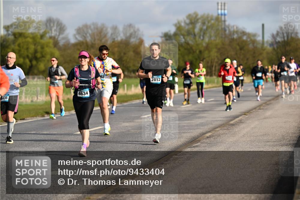 12.04.2026 - 45. Internationalen Wilhelmsburger Insellauf Dr. Thomas Lammeyer http://msf.ph/oto/9433404 12.04.2026 09:18:10 Laufen 435, 4634, 2812 meine-sportfotos.de