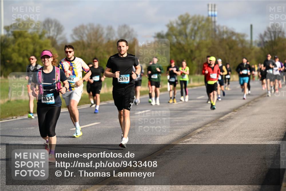 12.04.2026 - 45. Internationalen Wilhelmsburger Insellauf Dr. Thomas Lammeyer http://msf.ph/oto/9433408 12.04.2026 09:18:10 Laufen 4634, 1062, 2812 meine-sportfotos.de