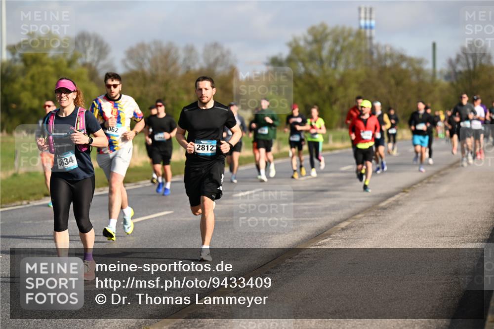 12.04.2026 - 45. Internationalen Wilhelmsburger Insellauf Dr. Thomas Lammeyer http://msf.ph/oto/9433409 12.04.2026 09:18:10 Laufen 4634, 062, 2812 meine-sportfotos.de