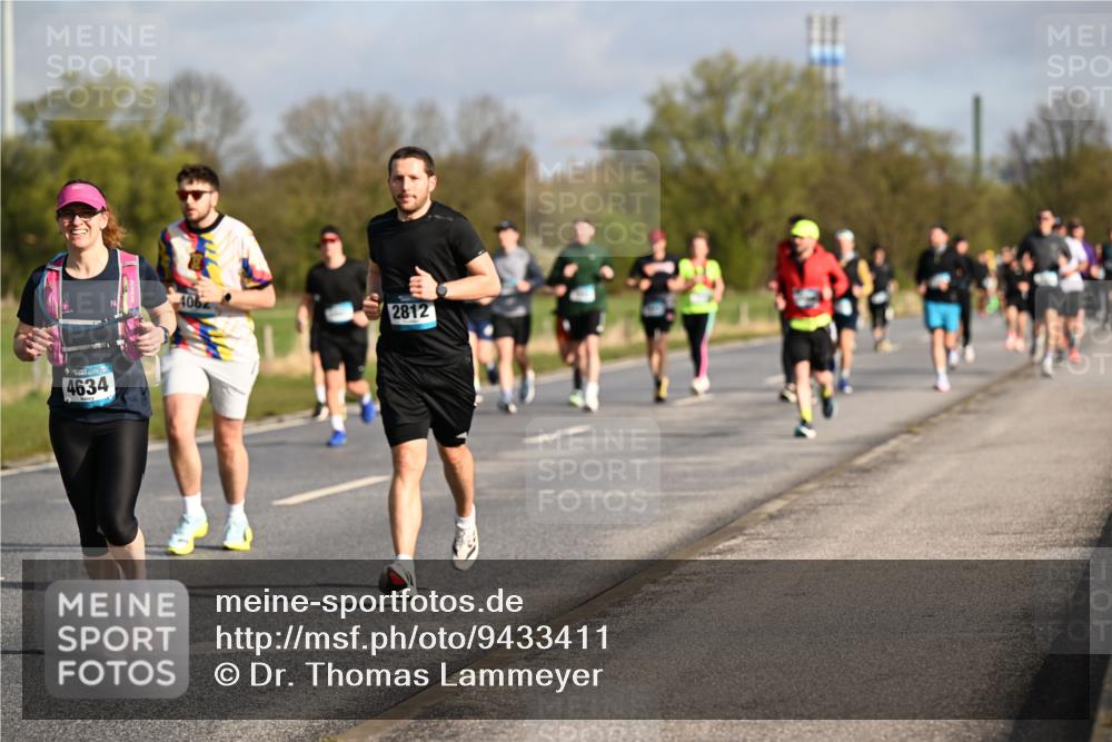 12.04.2026 - 45. Internationalen Wilhelmsburger Insellauf Dr. Thomas Lammeyer http://msf.ph/oto/9433411 12.04.2026 09:18:11 Laufen 4634, 406, 2812 meine-sportfotos.de