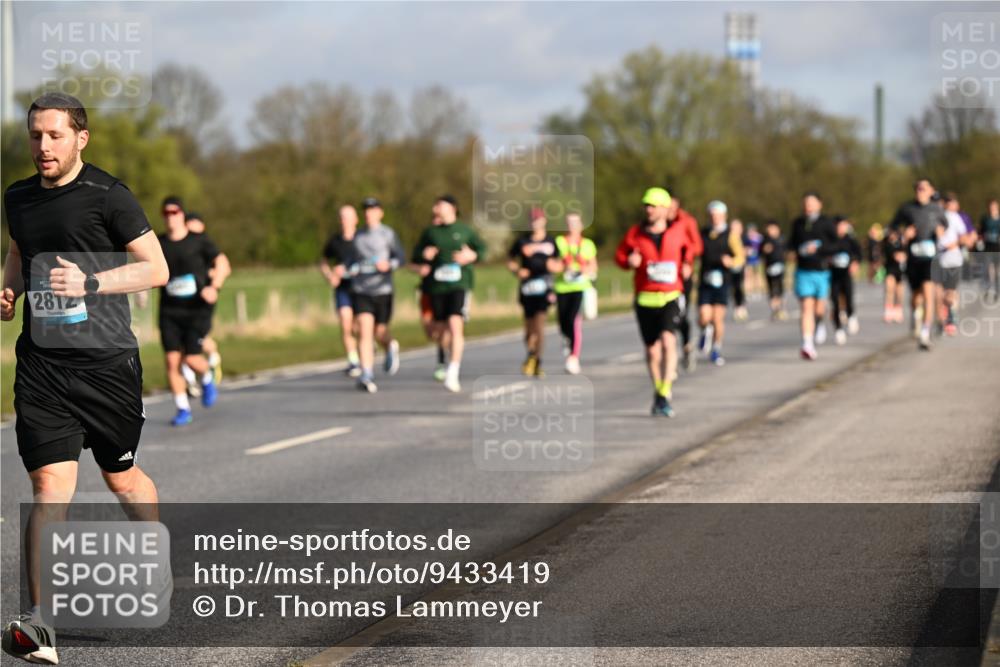 12.04.2026 - 45. Internationalen Wilhelmsburger Insellauf Dr. Thomas Lammeyer http://msf.ph/oto/9433419 12.04.2026 09:18:12 Laufen 2812 meine-sportfotos.de