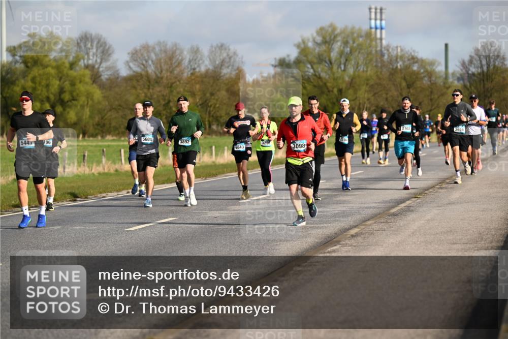 12.04.2026 - 45. Internationalen Wilhelmsburger Insellauf Dr. Thomas Lammeyer http://msf.ph/oto/9433426 12.04.2026 09:18:13 Laufen 544, 196, 5688, 3892, 3256, 5643, 3098, 2104, 2102, 2656 meine-sportfotos.de