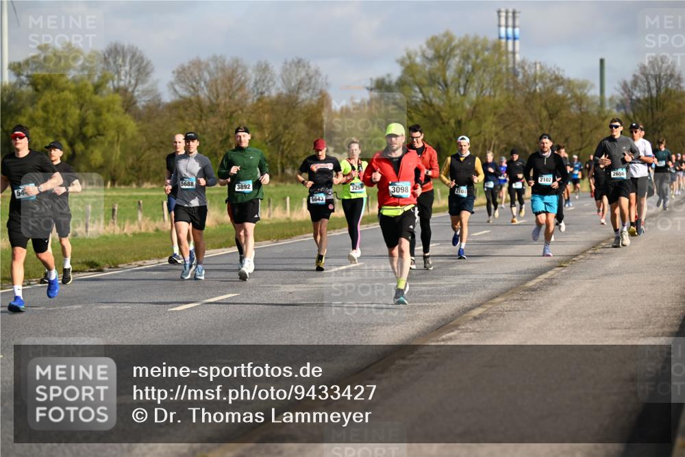 12.04.2026 - 45. Internationalen Wilhelmsburger Insellauf Dr. Thomas Lammeyer http://msf.ph/oto/9433427 12.04.2026 09:18:13 Laufen 5688, 2656, 54, 3892, 2102, 3256, 3098, 2104, 5643 meine-sportfotos.de