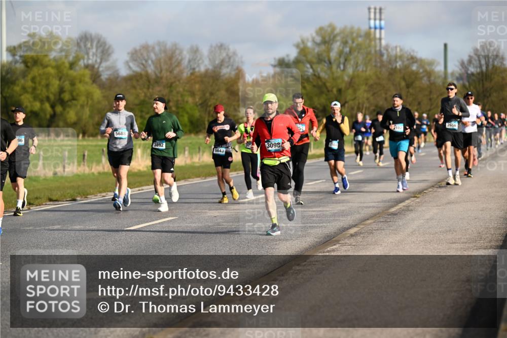 12.04.2026 - 45. Internationalen Wilhelmsburger Insellauf Dr. Thomas Lammeyer http://msf.ph/oto/9433428 12.04.2026 09:18:14 Laufen 5688, 96, 3892, 5643, 3098, 54, 2104, 2102, 2656 meine-sportfotos.de