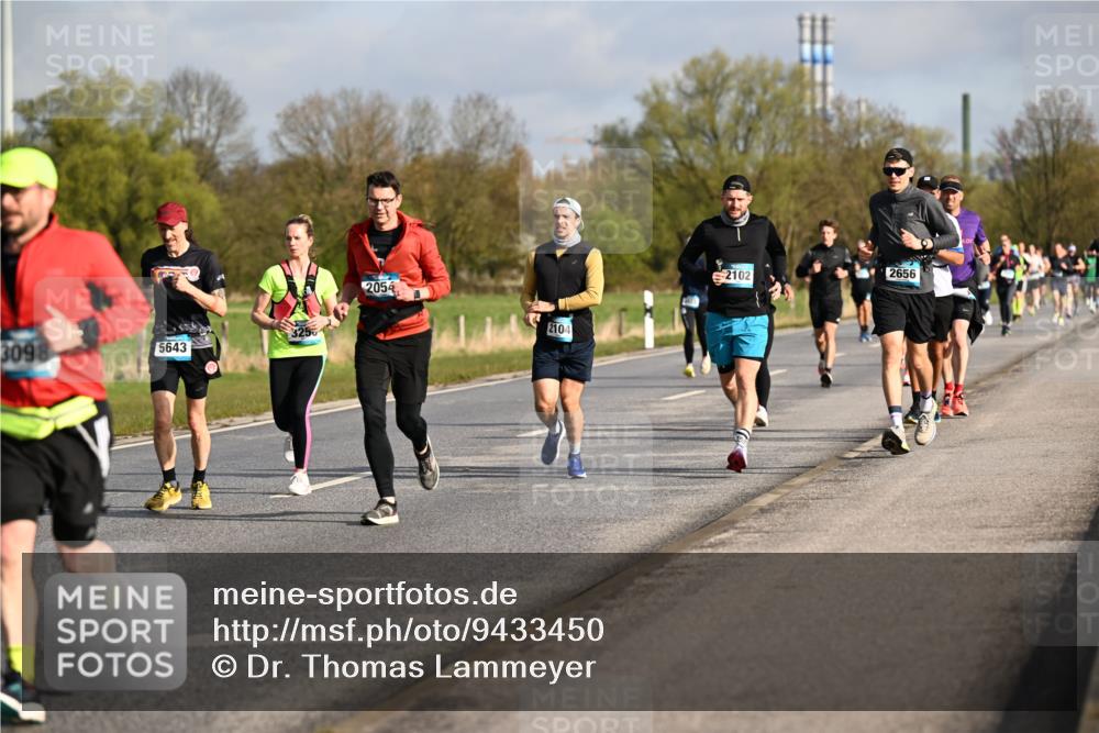 12.04.2026 - 45. Internationalen Wilhelmsburger Insellauf Dr. Thomas Lammeyer http://msf.ph/oto/9433450 12.04.2026 09:18:17 Laufen 3098, 5643, 3250, 2054, 2104, 2102, 2656 meine-sportfotos.de