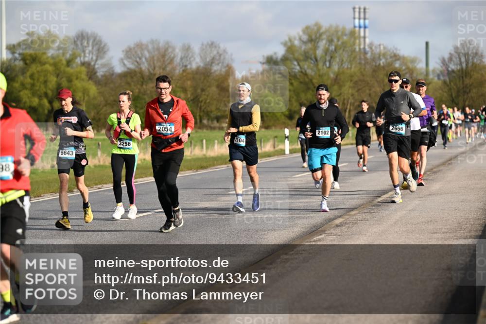 12.04.2026 - 45. Internationalen Wilhelmsburger Insellauf Dr. Thomas Lammeyer http://msf.ph/oto/9433451 12.04.2026 09:18:17 Laufen 5643, 98, 3256, 2054, 2104, 2102, 2656 meine-sportfotos.de
