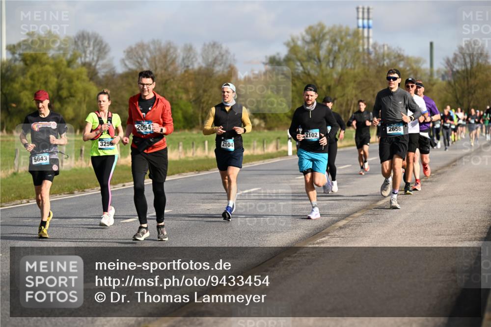 12.04.2026 - 45. Internationalen Wilhelmsburger Insellauf Dr. Thomas Lammeyer http://msf.ph/oto/9433454 12.04.2026 09:18:18 Laufen 5643, 3256, 2054, 2656, 2102, 2104 meine-sportfotos.de