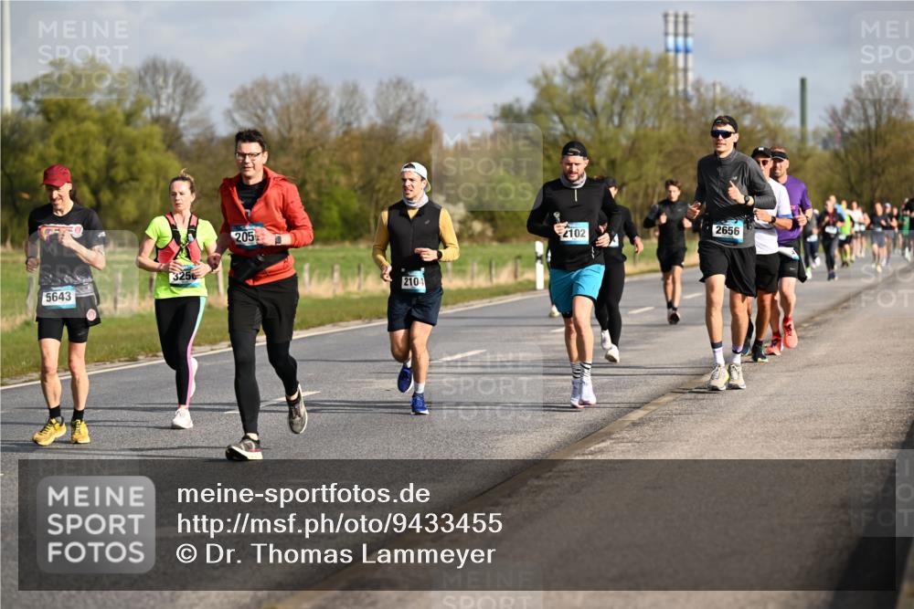12.04.2026 - 45. Internationalen Wilhelmsburger Insellauf Dr. Thomas Lammeyer http://msf.ph/oto/9433455 12.04.2026 09:18:18 Laufen 325, 5643, 205, 2104, 2102, 2656 meine-sportfotos.de