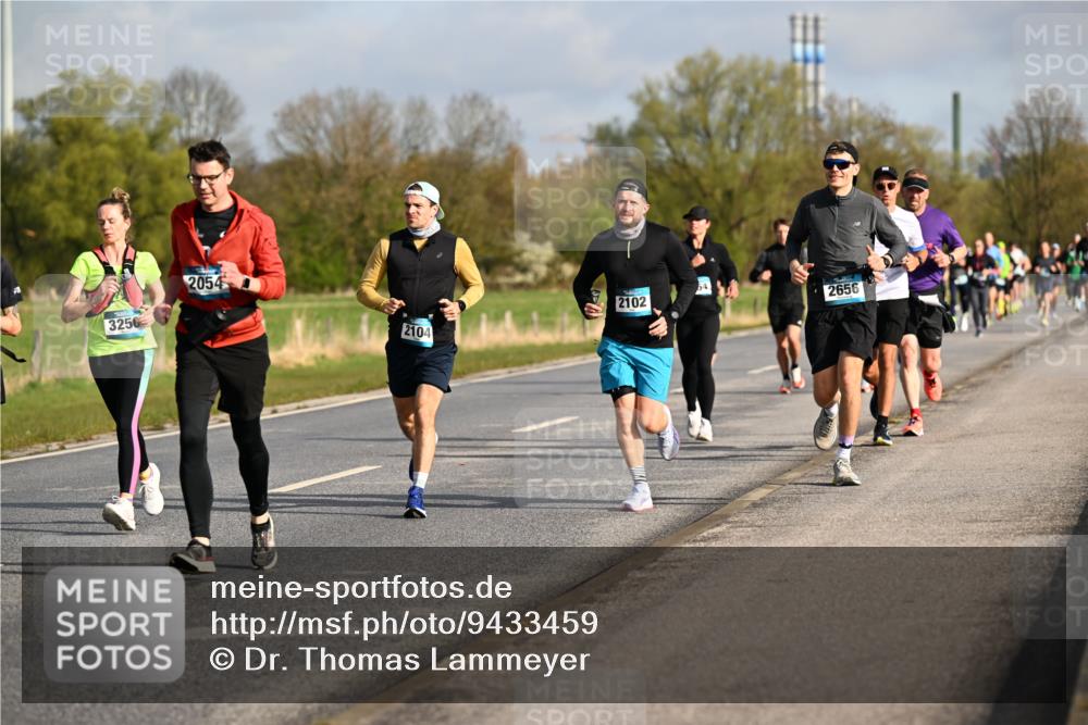 12.04.2026 - 45. Internationalen Wilhelmsburger Insellauf Dr. Thomas Lammeyer http://msf.ph/oto/9433459 12.04.2026 09:18:18 Laufen 3256, 2054, 2656, 2102, 2104 meine-sportfotos.de