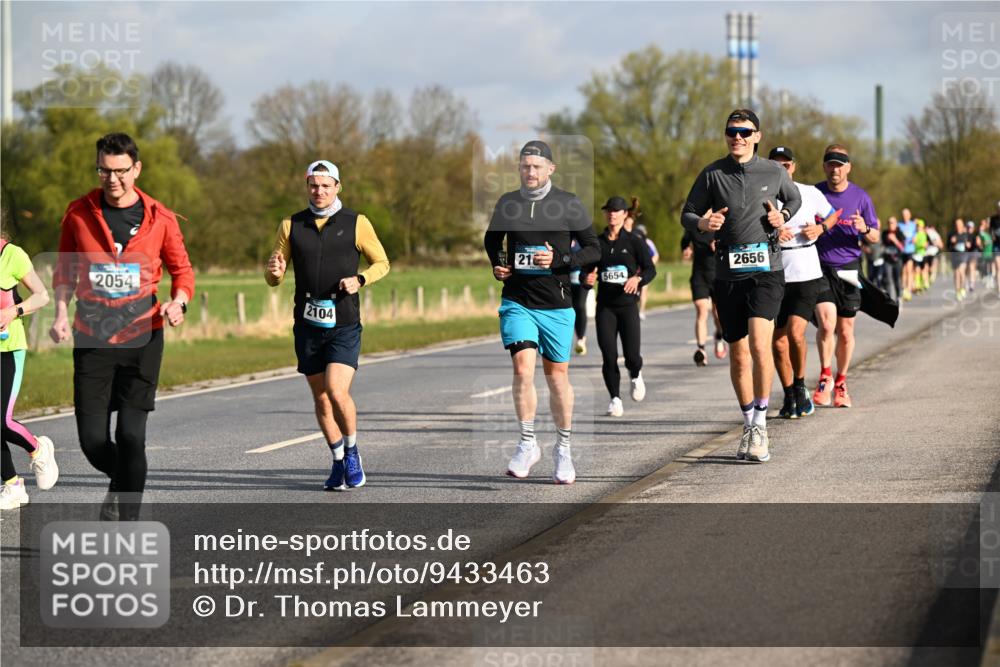 12.04.2026 - 45. Internationalen Wilhelmsburger Insellauf Dr. Thomas Lammeyer http://msf.ph/oto/9433463 12.04.2026 09:18:19 Laufen 2054, 2104, 216, 2656, 5654 meine-sportfotos.de