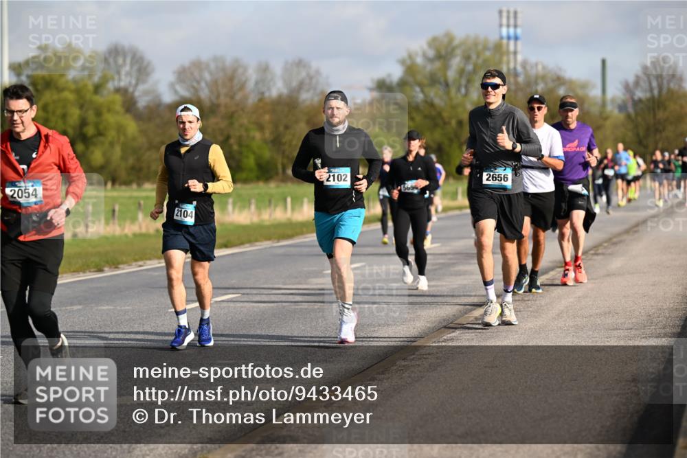 12.04.2026 - 45. Internationalen Wilhelmsburger Insellauf Dr. Thomas Lammeyer http://msf.ph/oto/9433465 12.04.2026 09:18:19 Laufen 2054, 2104, 2102, 5654, 2656 meine-sportfotos.de
