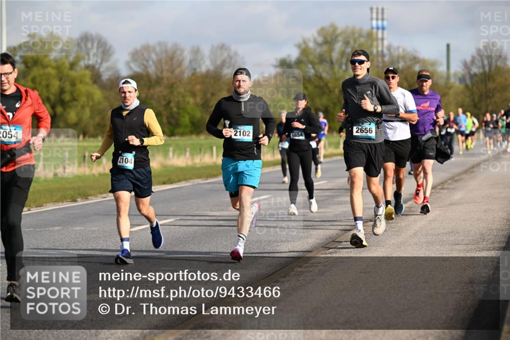 12.04.2026 - 45. Internationalen Wilhelmsburger Insellauf Dr. Thomas Lammeyer http://msf.ph/oto/9433466 12.04.2026 09:18:19 Laufen 2054, 2104, 2102, 5654, 2656 meine-sportfotos.de