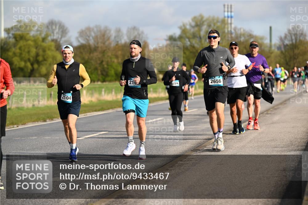 12.04.2026 - 45. Internationalen Wilhelmsburger Insellauf Dr. Thomas Lammeyer http://msf.ph/oto/9433467 12.04.2026 09:18:20 Laufen 2104, 21, 5654, 2656 meine-sportfotos.de