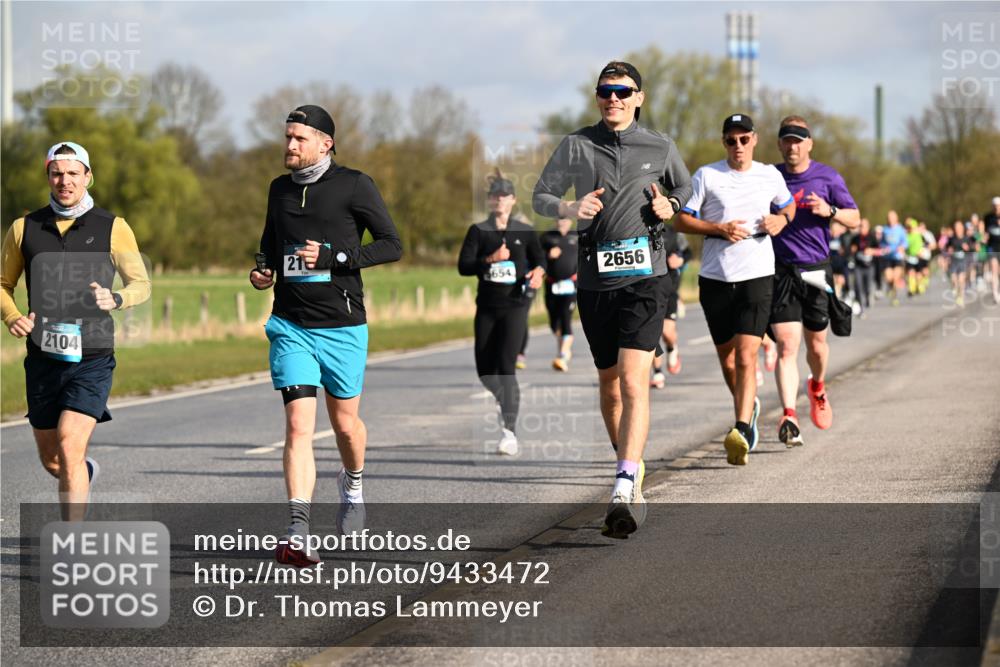 12.04.2026 - 45. Internationalen Wilhelmsburger Insellauf Dr. Thomas Lammeyer http://msf.ph/oto/9433472 12.04.2026 09:18:21 Laufen 2104, 21, 5654, 2656 meine-sportfotos.de